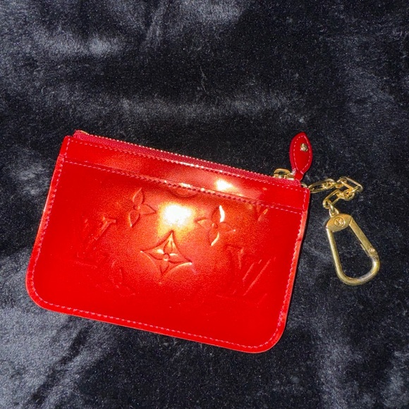Authentic Louis Vuitton red vernis key cles - Picture 4 of 10